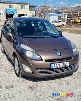 2010' Renault Grand Scenic photo #1