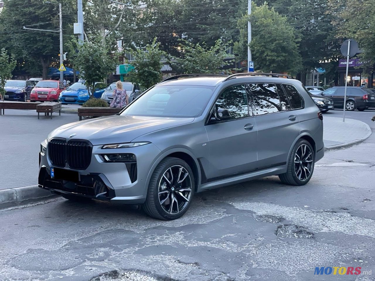 2023' BMW X7 photo #1