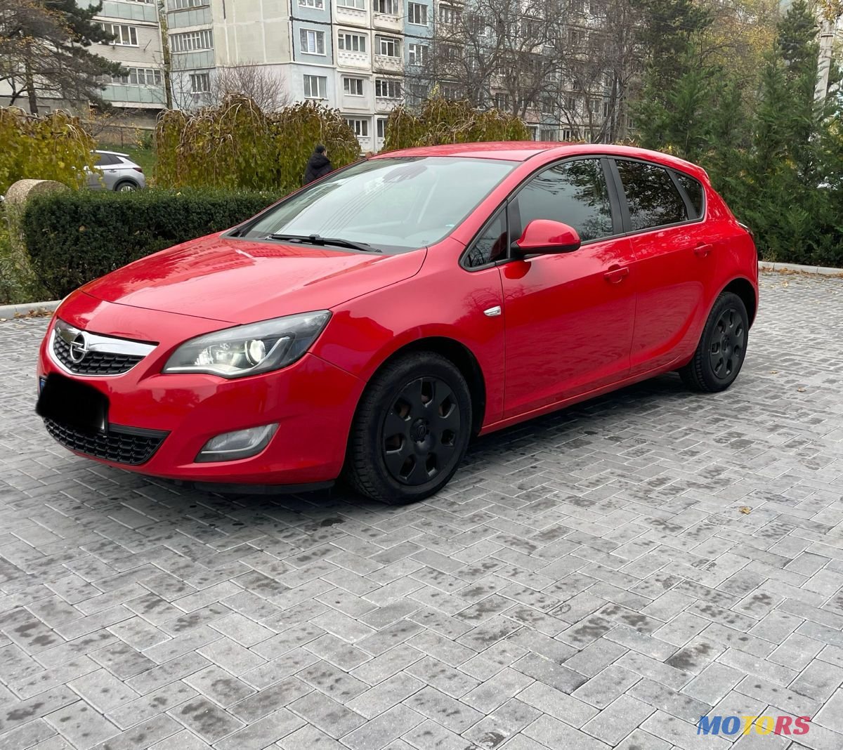 2012' Opel Astra photo #2
