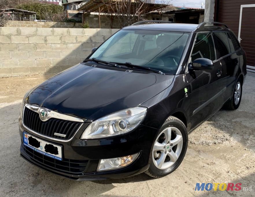 2012' Skoda Fabia photo #2