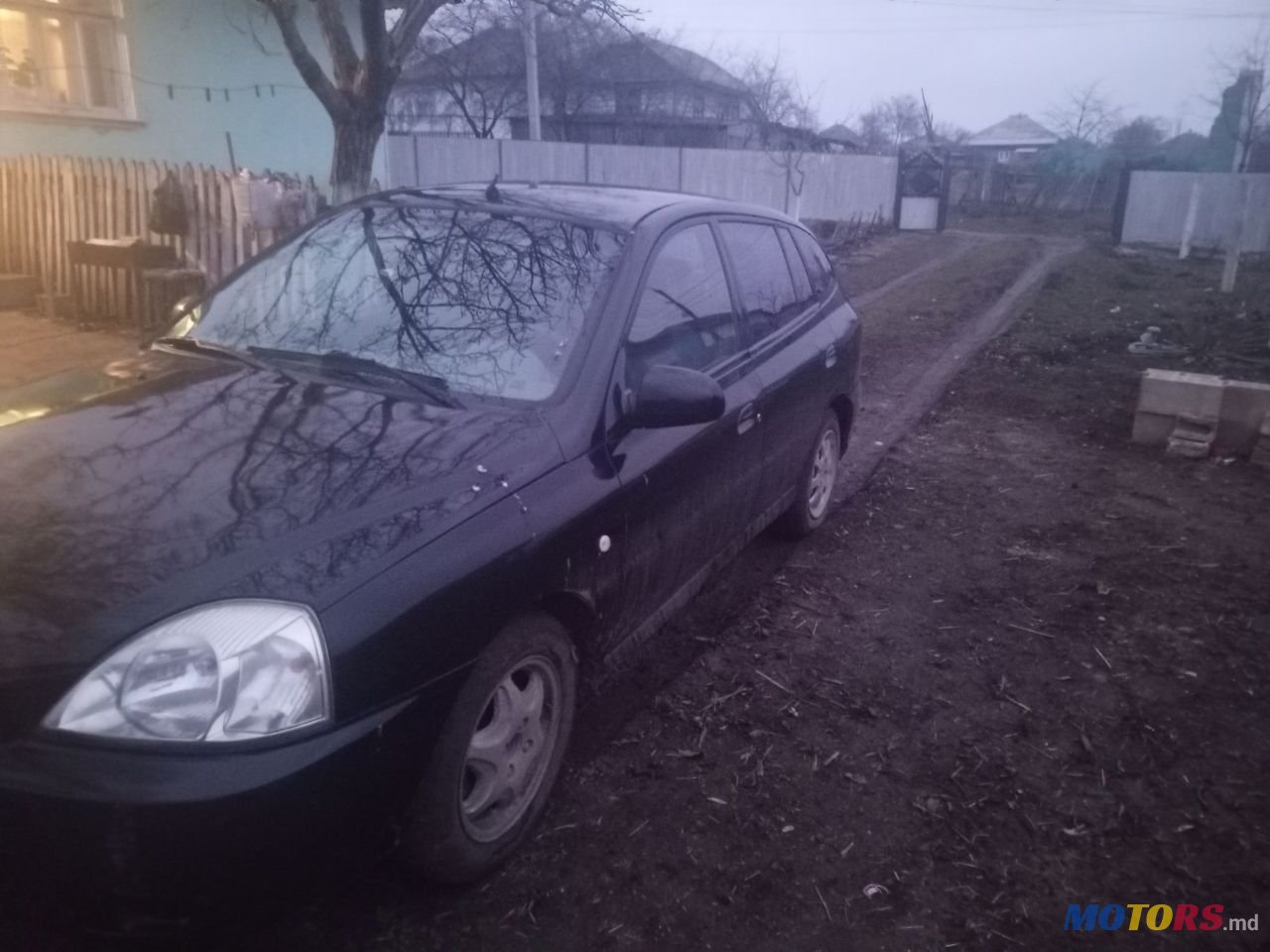 2005' Kia Rio photo #1