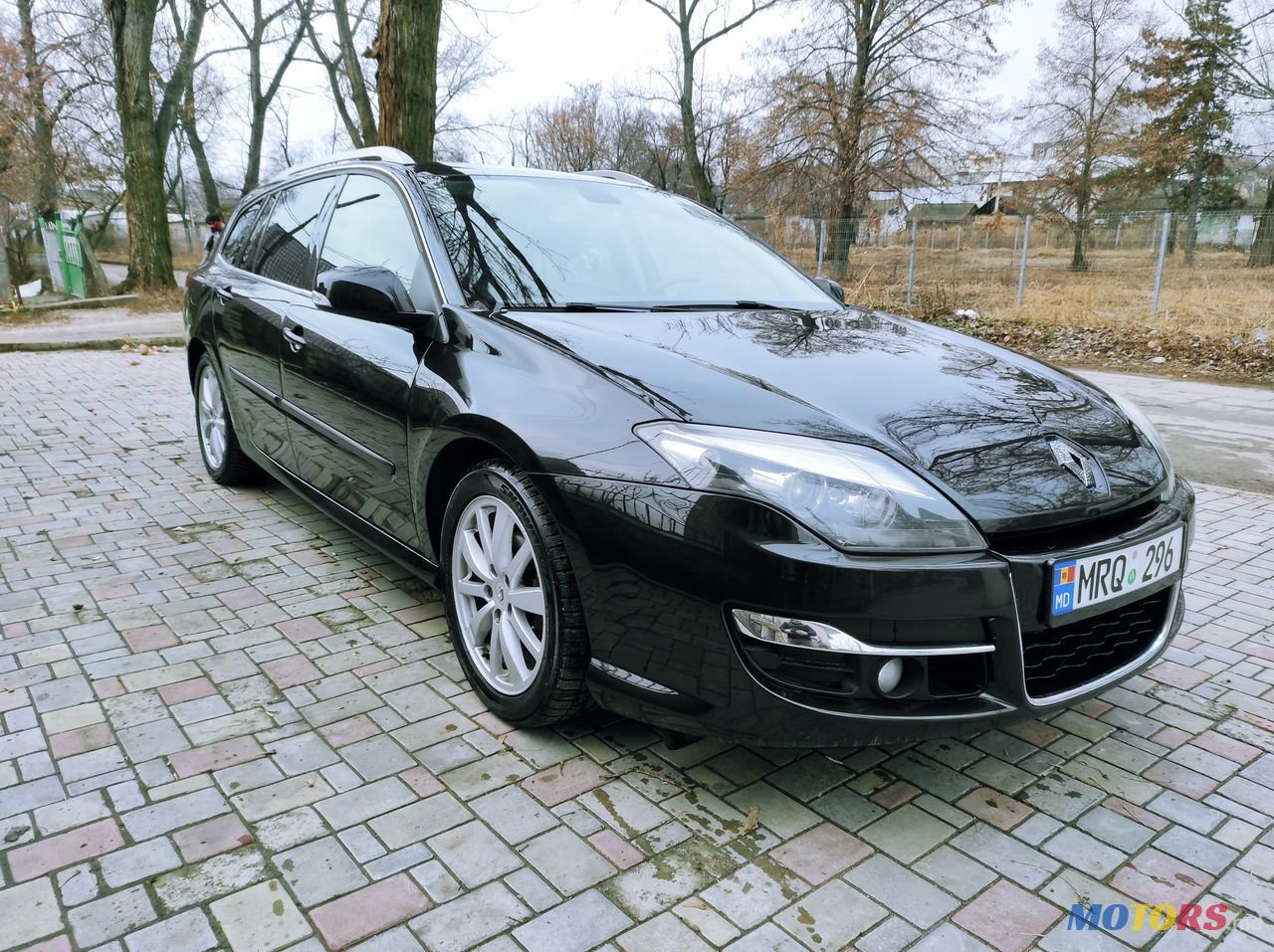 2012' Renault Laguna photo #1