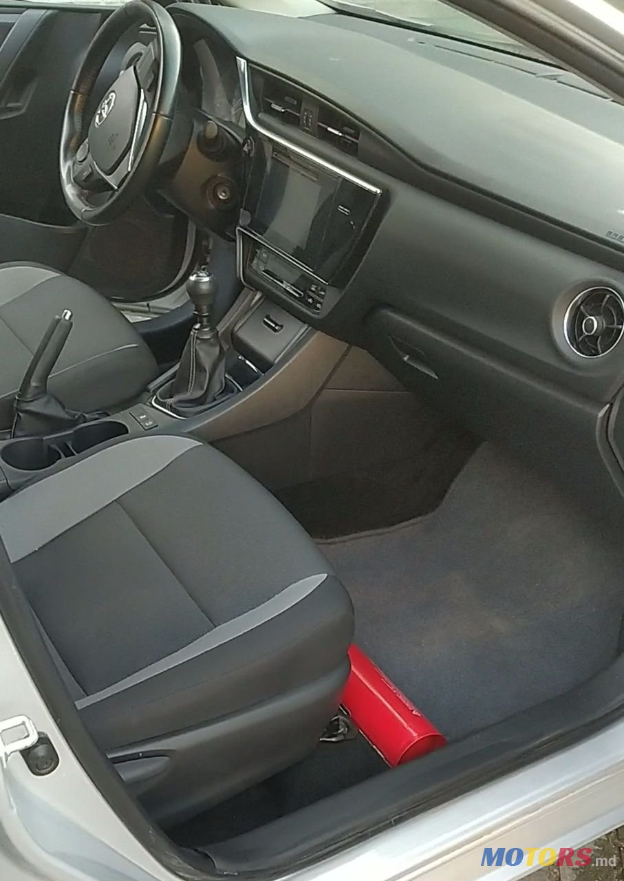 2016' Toyota Auris photo #5