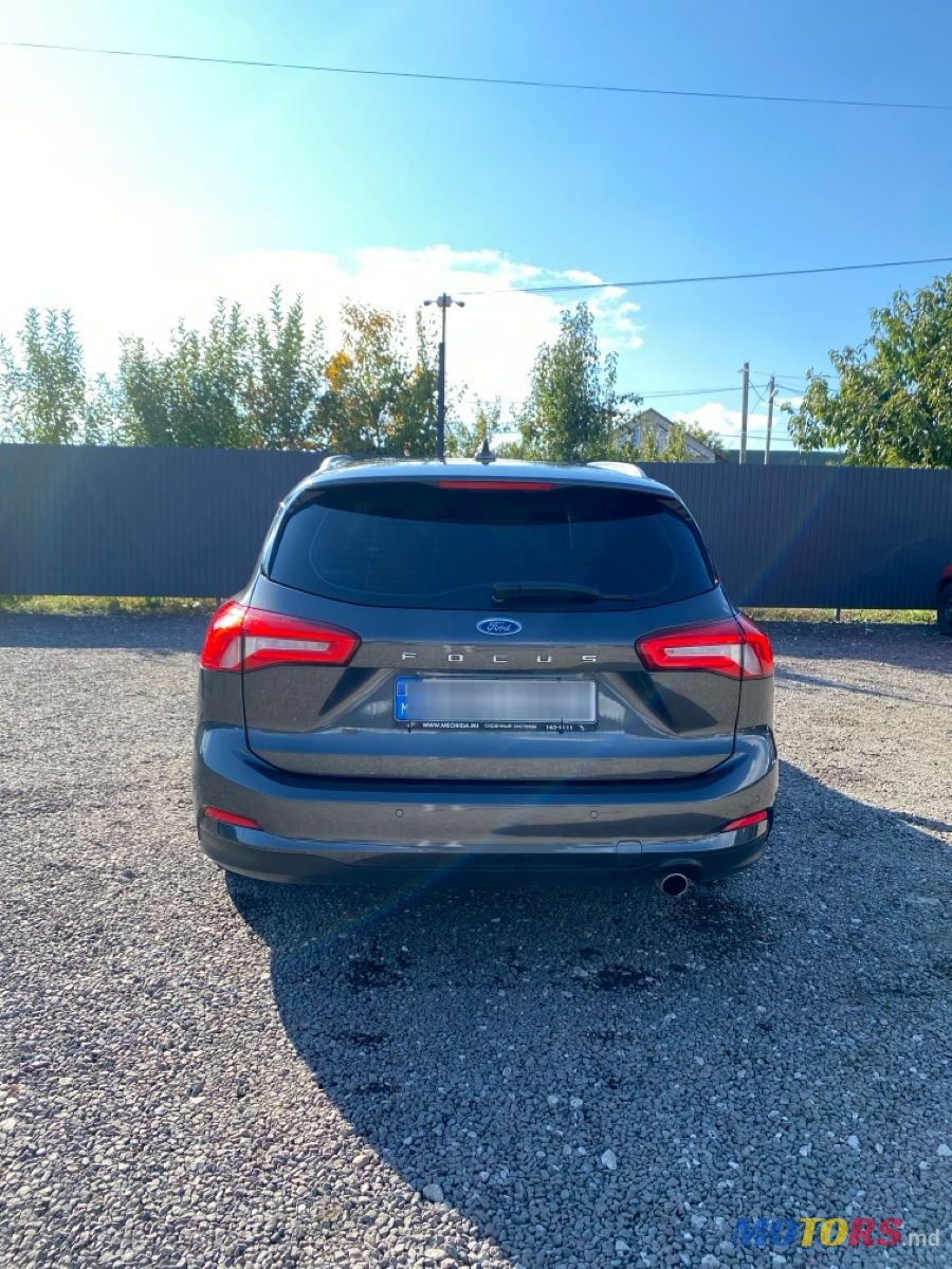 2020' Ford Focus photo #3