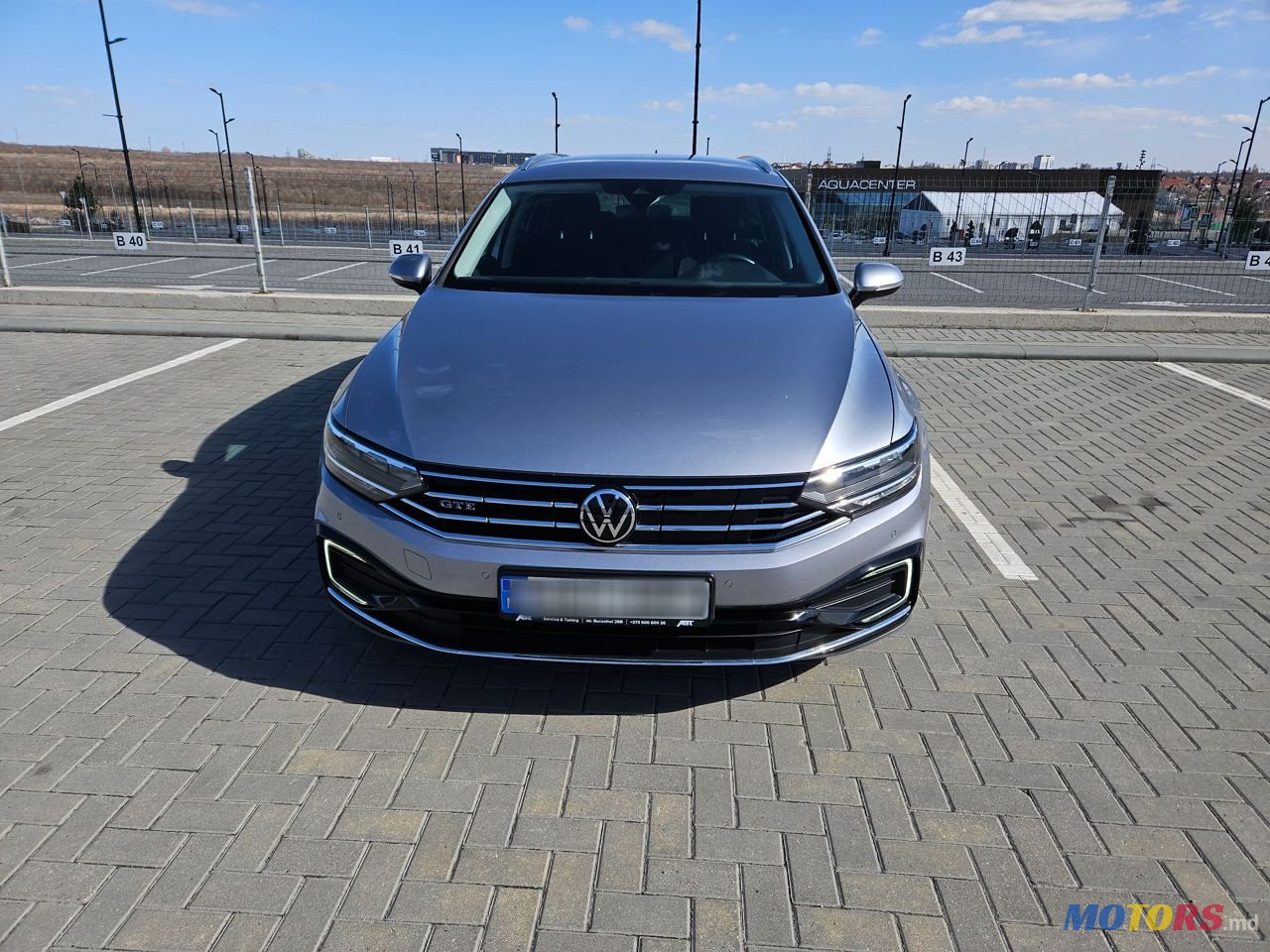 2022' Volkswagen Passat photo #2