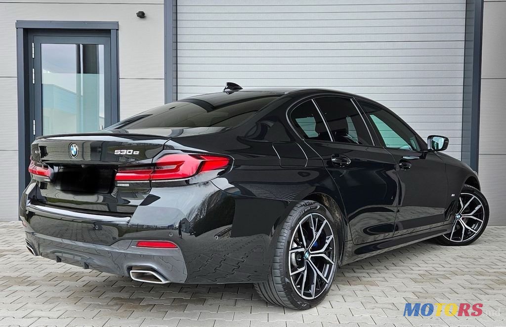 2020' BMW 5 Series photo #4