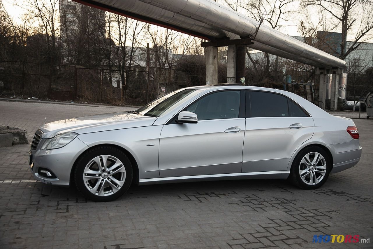 2009' Mercedes-Benz E Класс photo #2
