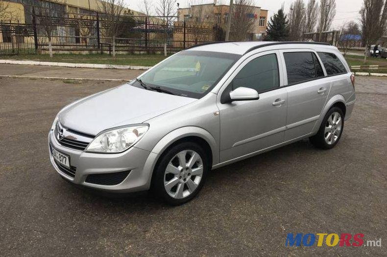 2008' Opel Astra photo #1