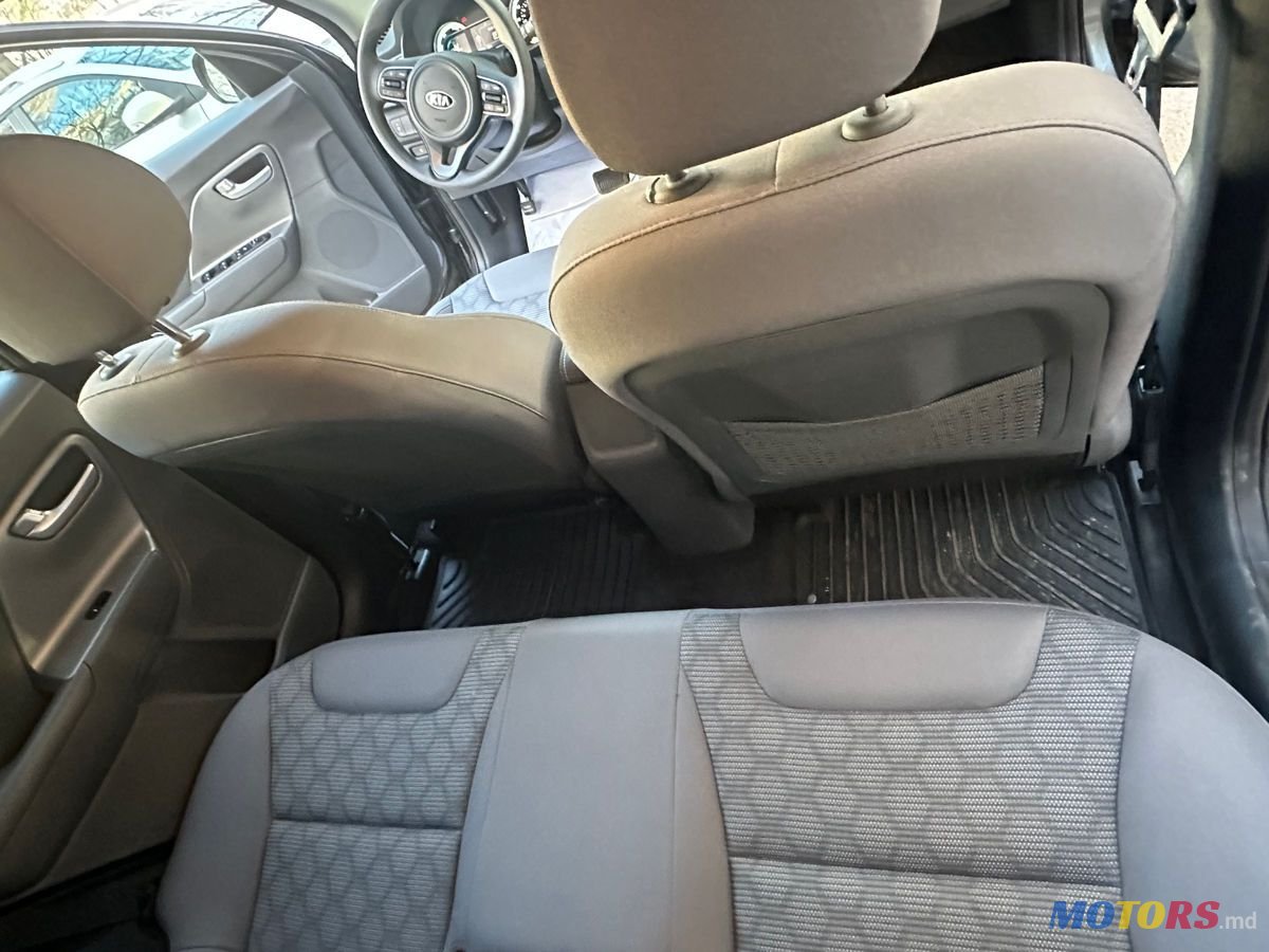 2017' Kia Niro photo #6