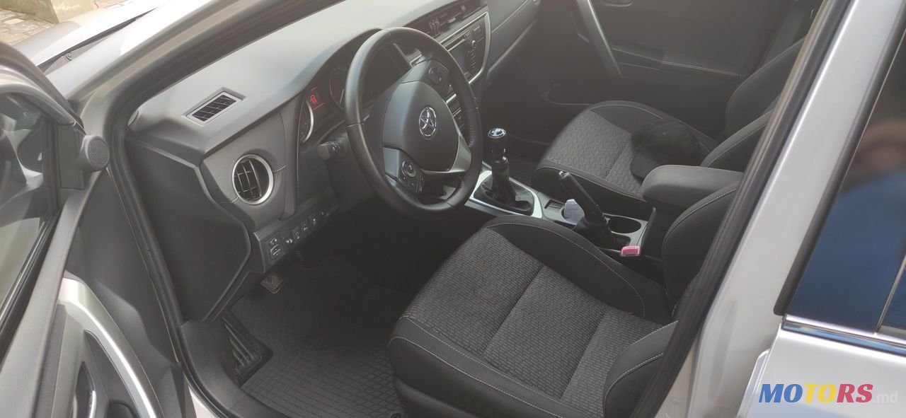 2014' Toyota Auris photo #4