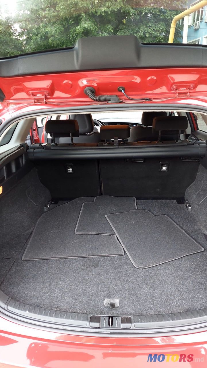 2015' Toyota Auris photo #6