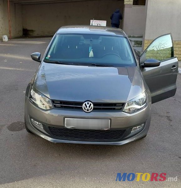 2011' Volkswagen Polo photo #6