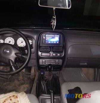 2002' Nissan NP300 photo #1