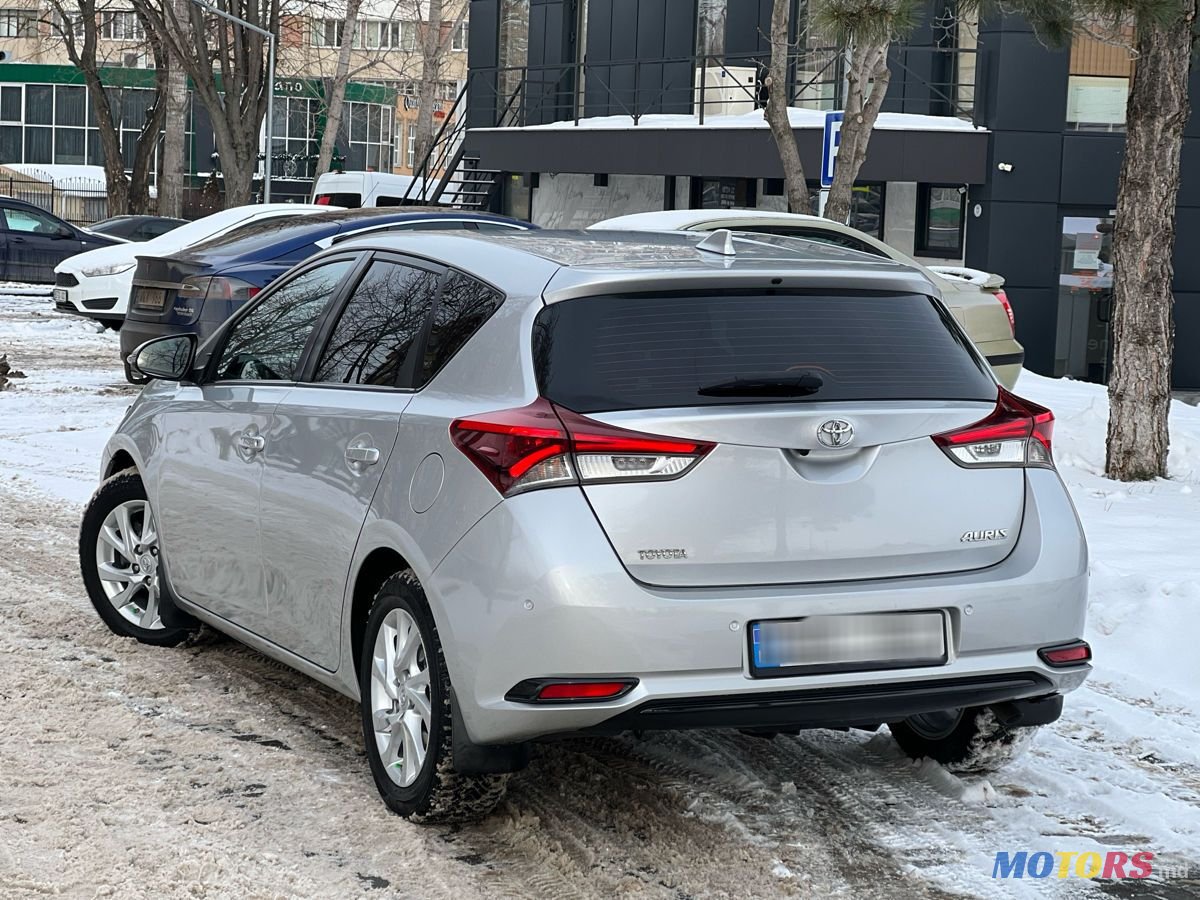 2016' Toyota Auris photo #3