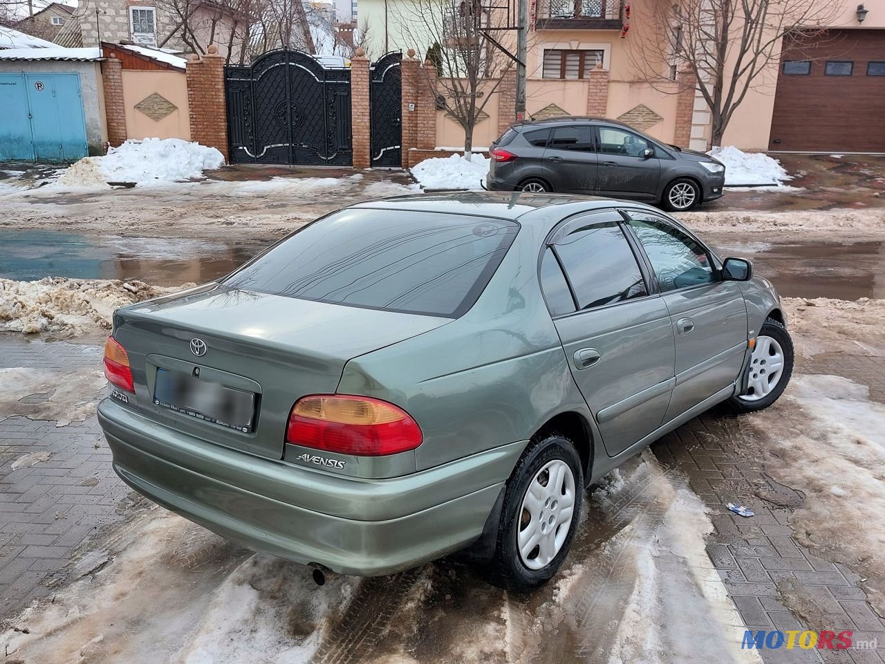 2003' Toyota Avensis photo #1