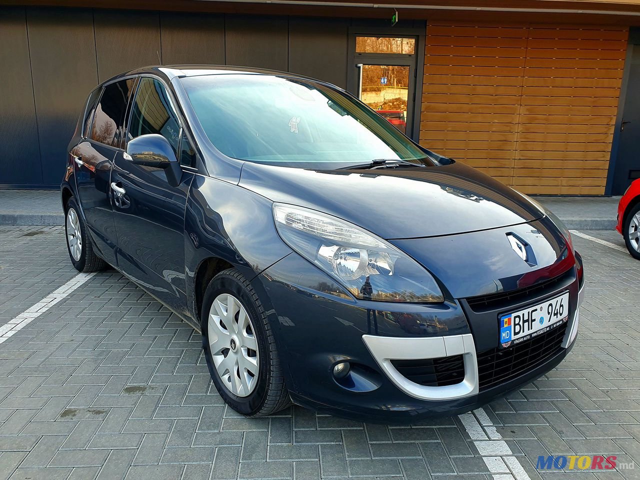 2011' Renault Scenic photo #1