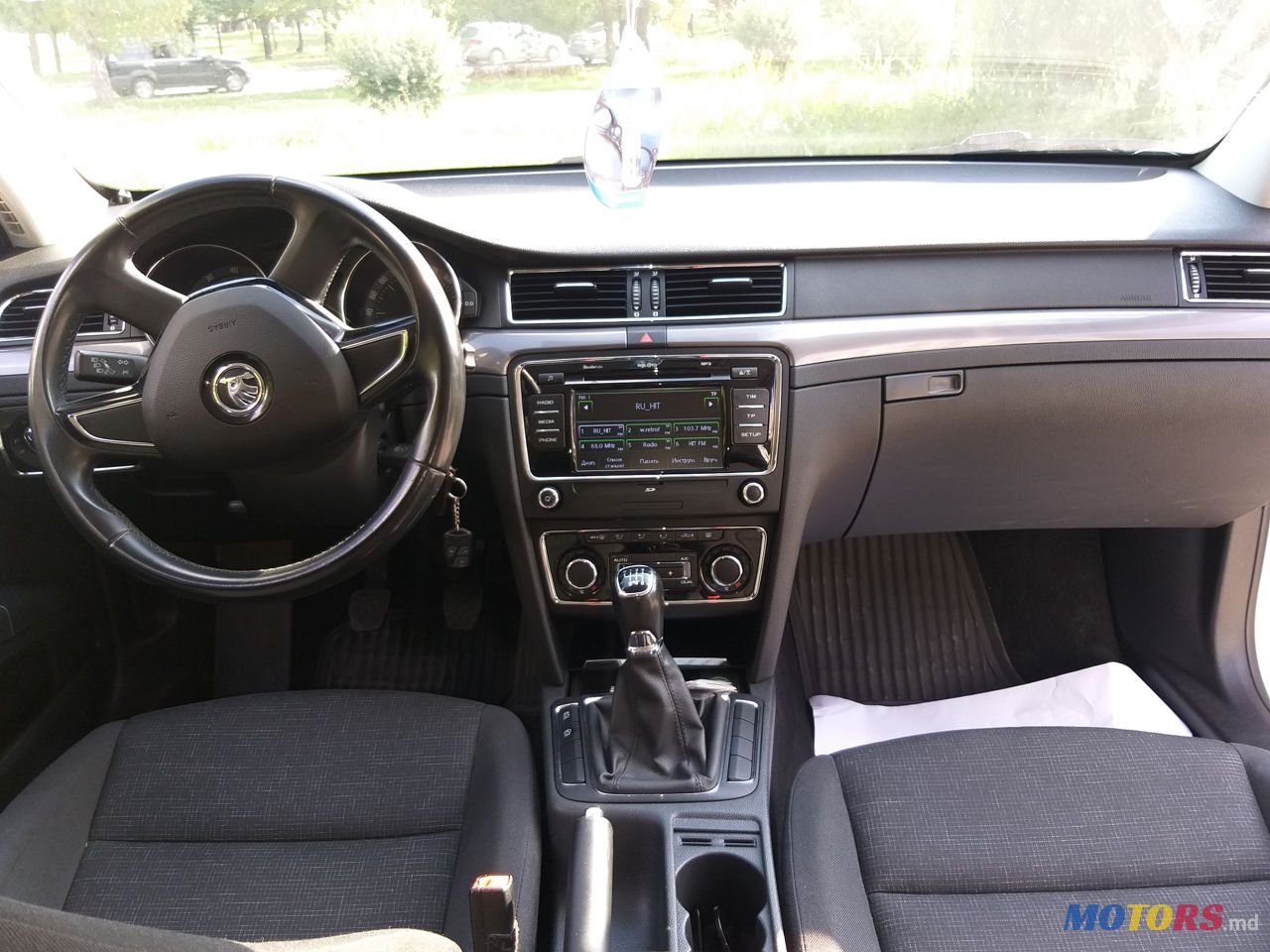 2014' Skoda Superb photo #5
