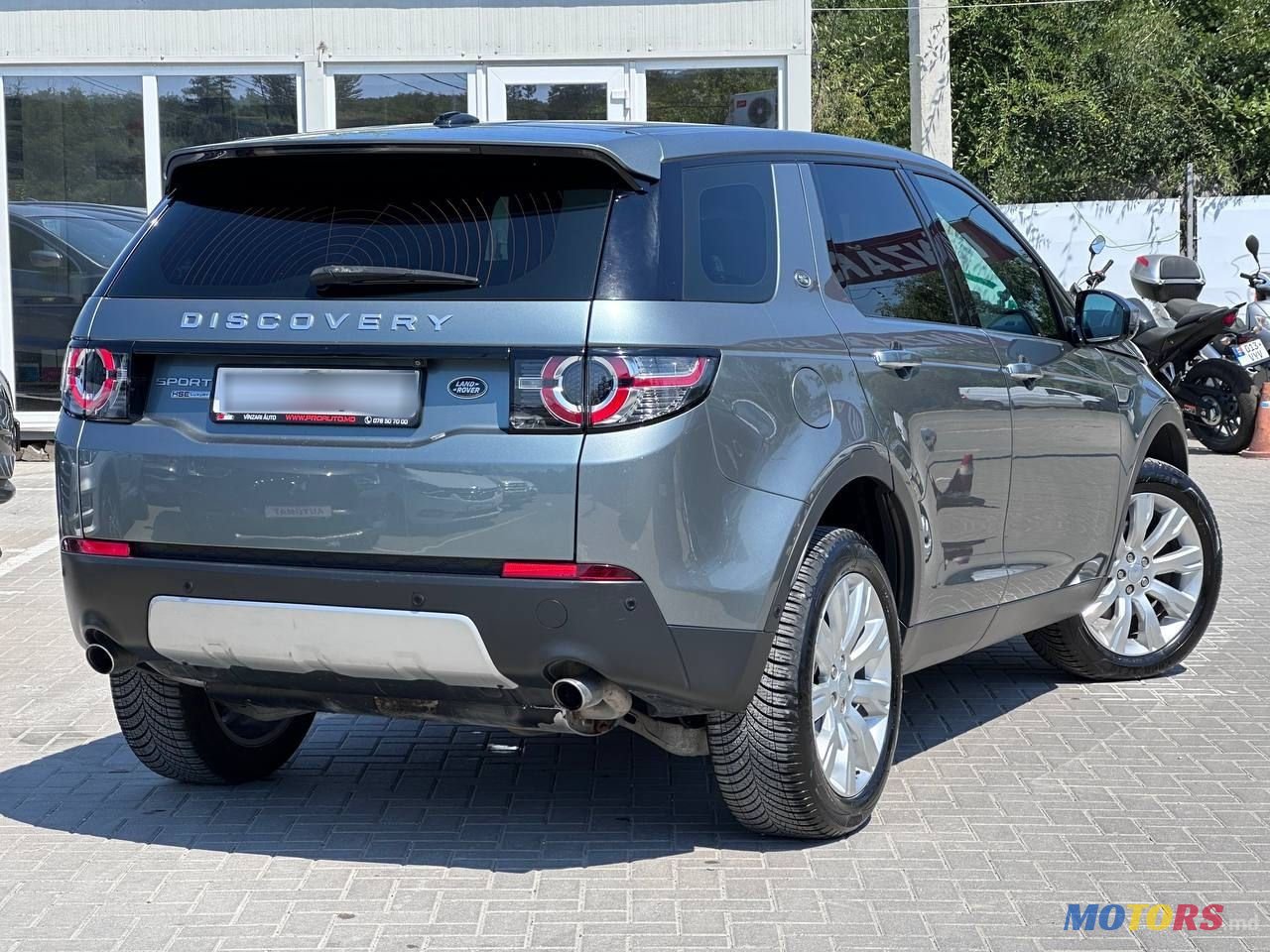 2016' Land Rover Discovery Sport photo #4