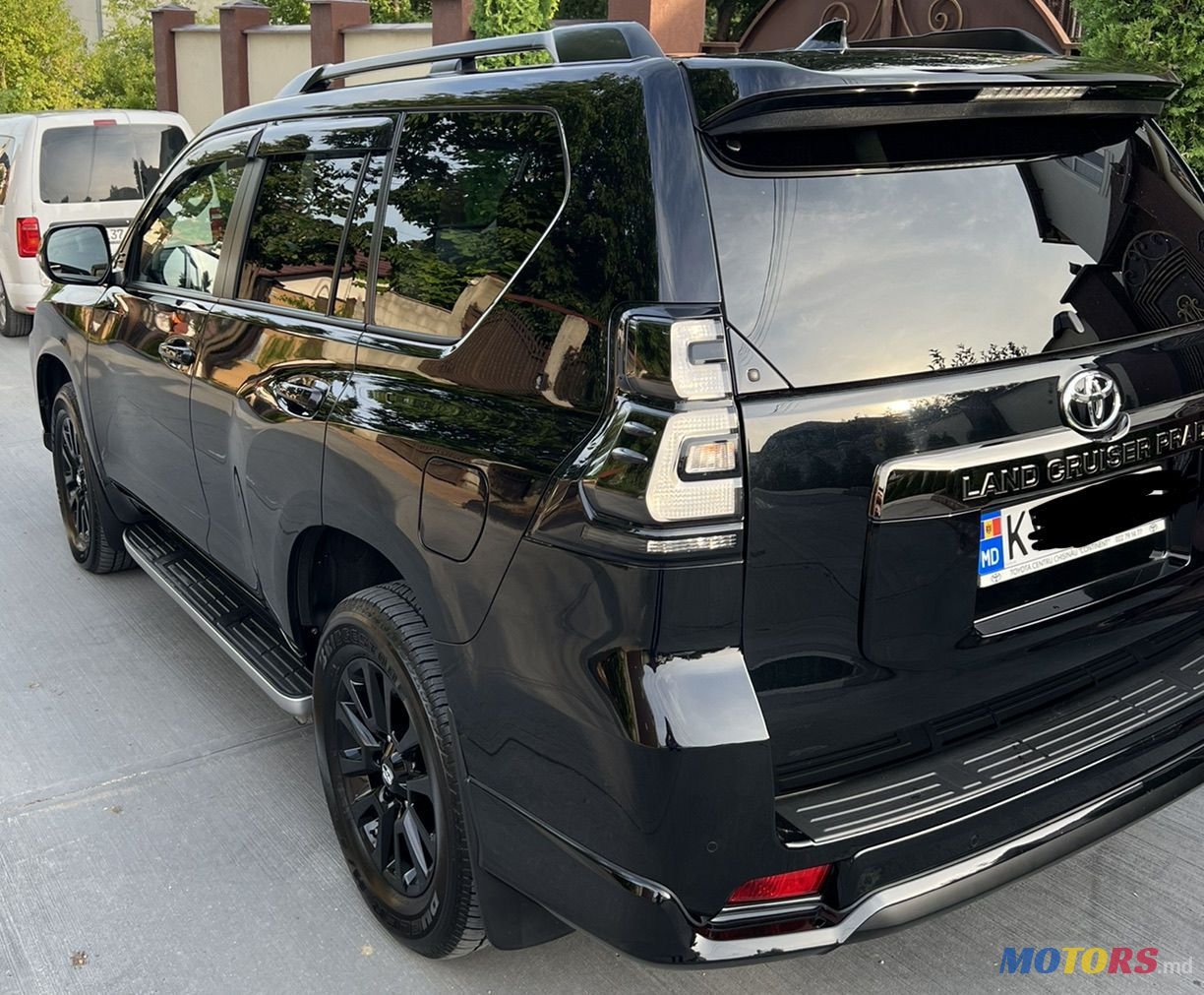 2021' Toyota Land Cruiser Prado photo #4