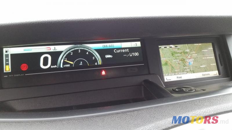 2009' Renault Scenic photo #6