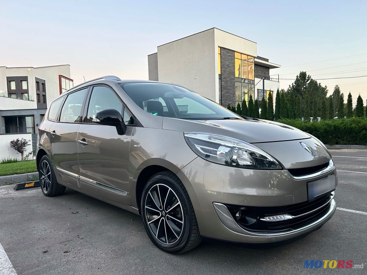 2013' Renault Grand Scenic photo #1