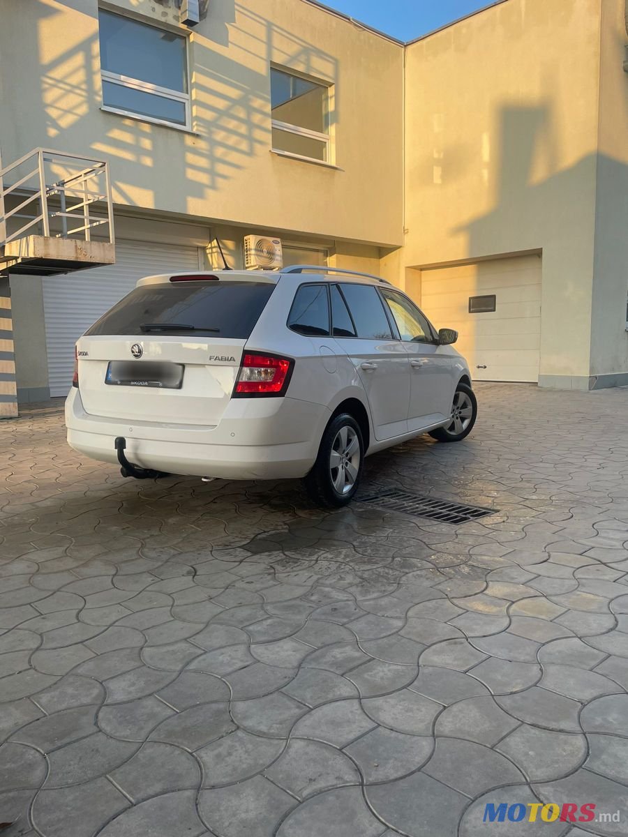 2015' Skoda Fabia photo #4