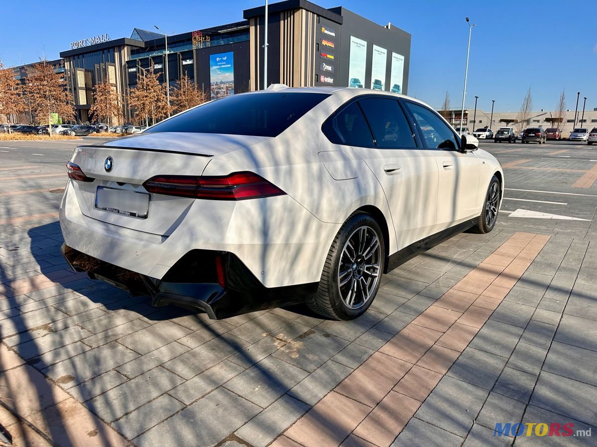 2023' BMW 5 Series photo #3