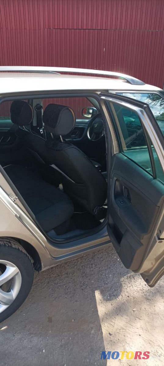 2012' Skoda Fabia photo #5