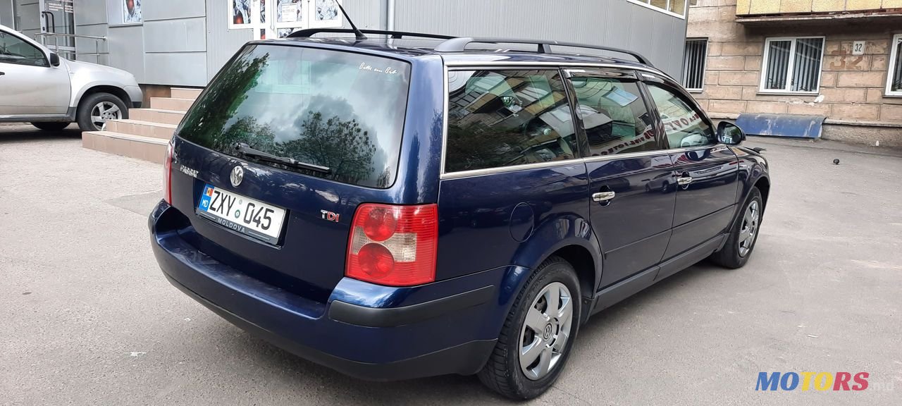 2005' Volkswagen Passat photo #1