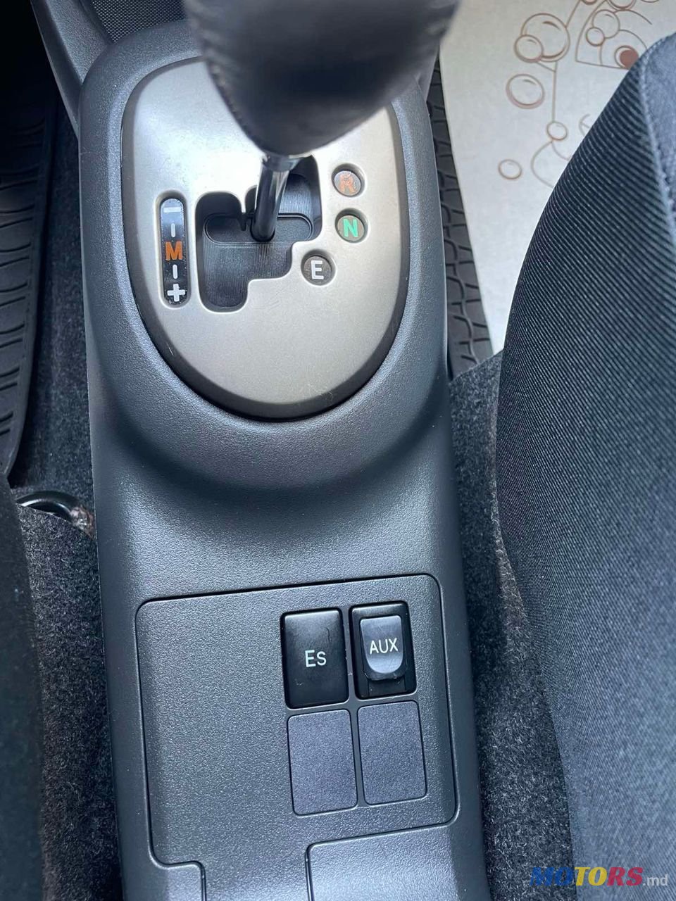 2009' Toyota Yaris photo #3