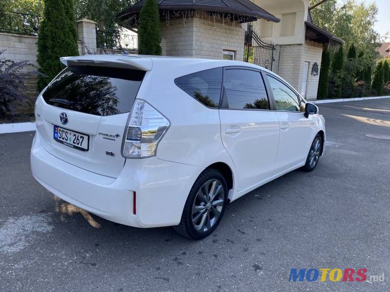 2013' Toyota Prius + photo #5