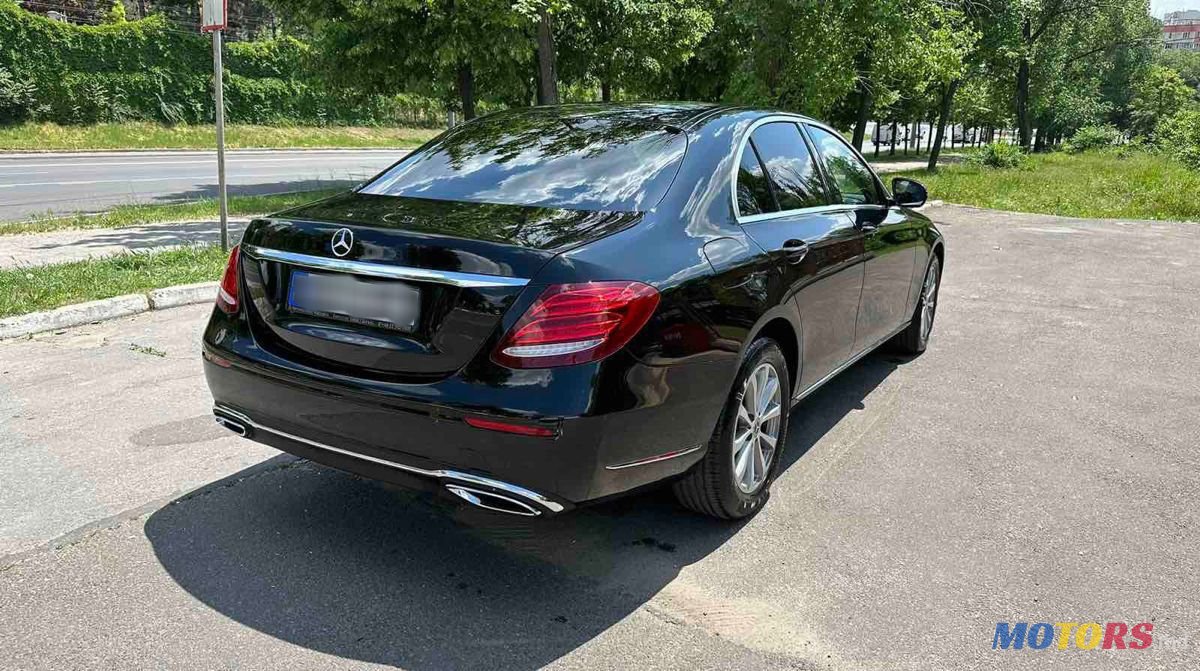 2017' Mercedes-Benz E Класс photo #1