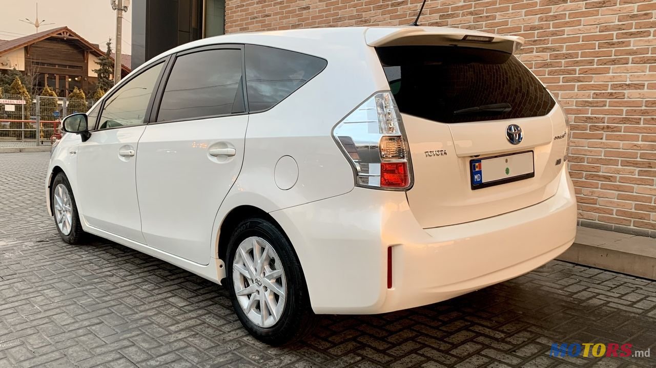 2012' Toyota Prius Plus photo #4