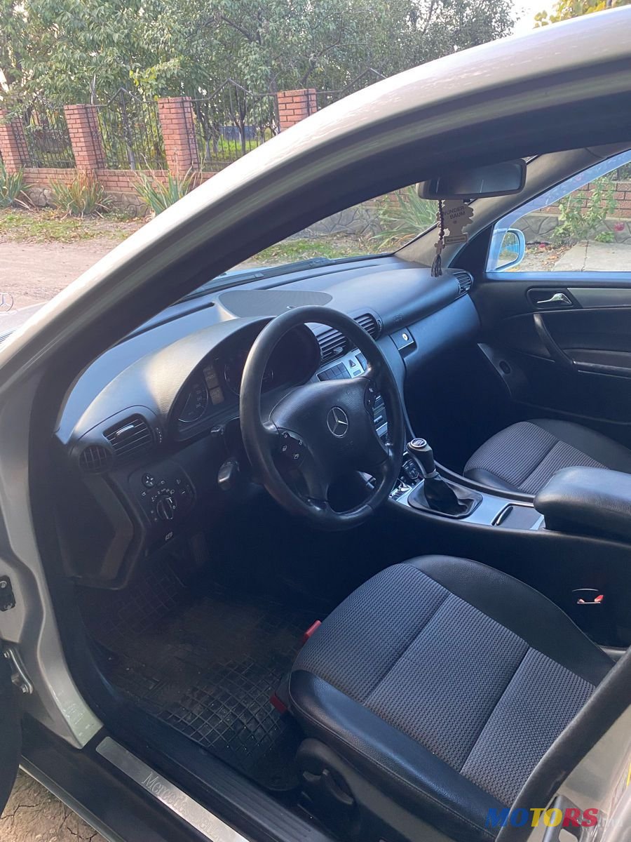 2004' Mercedes-Benz C Класс photo #6