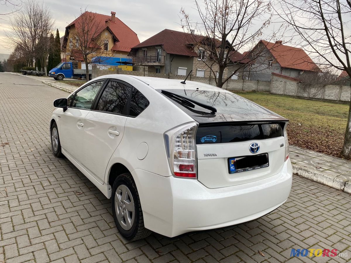 2011' Toyota Prius photo #5