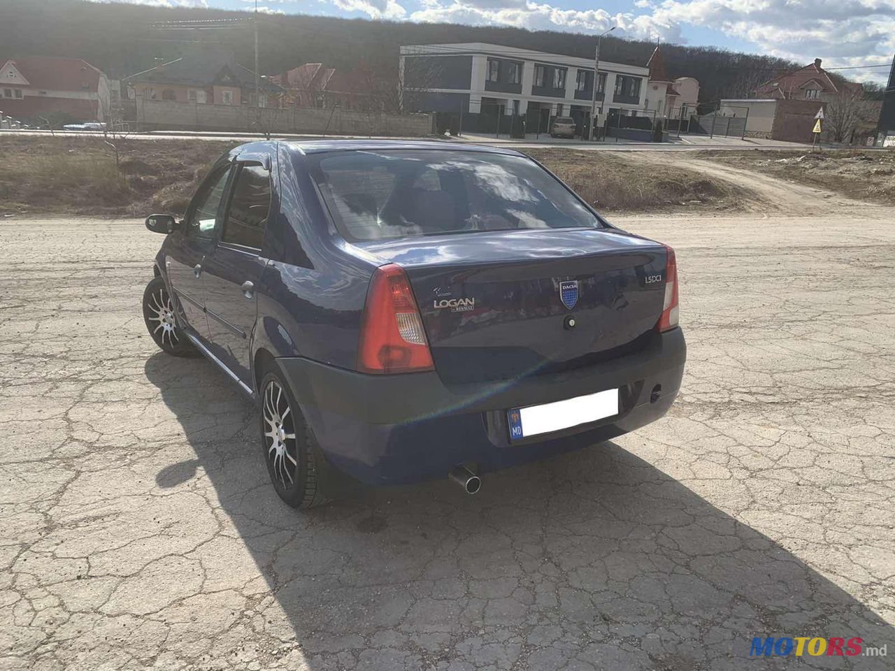 2008' Dacia Logan photo #2