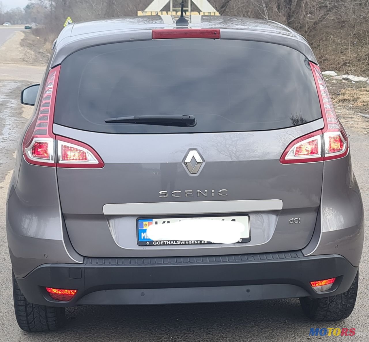 2011' Renault Scenic photo #2