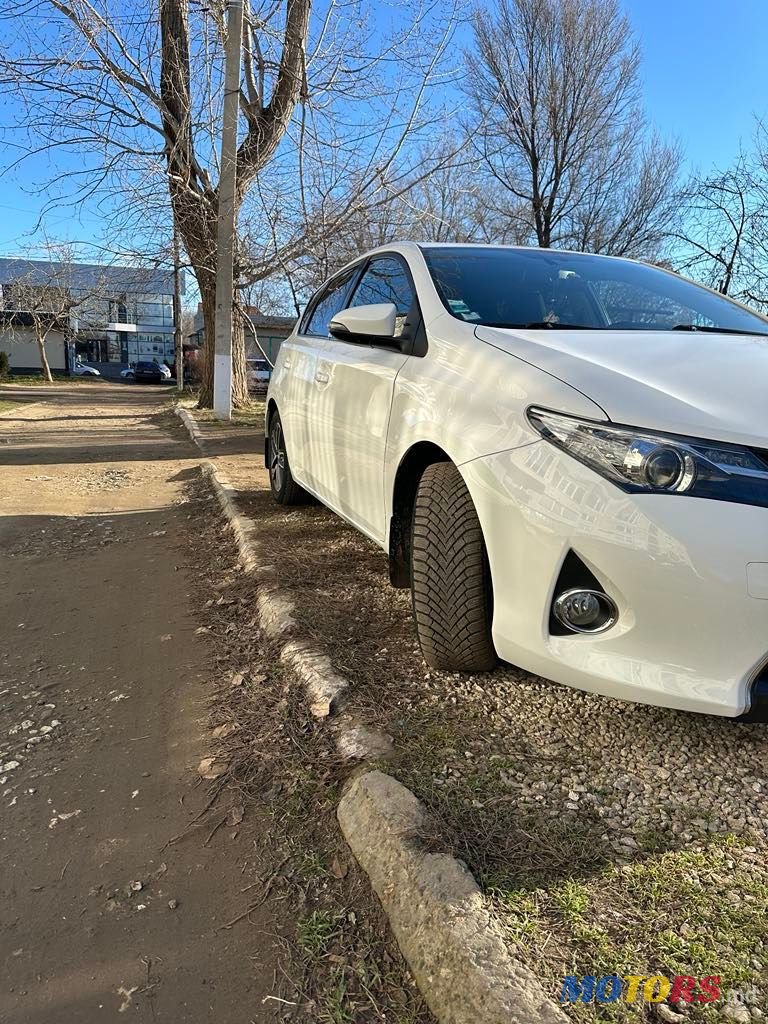 2015' Toyota Auris photo #3