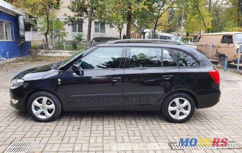 2011' Skoda Fabia photo #3