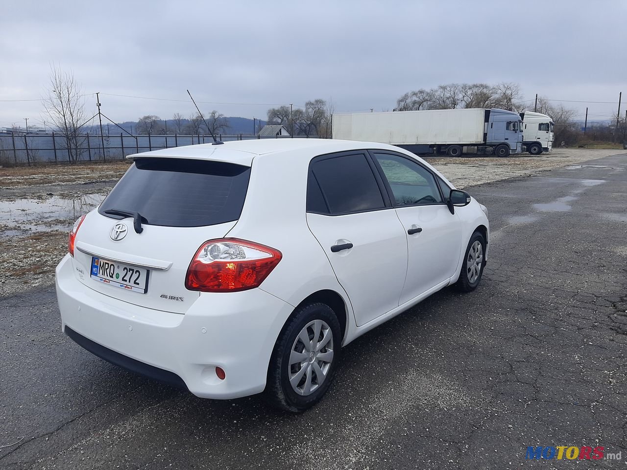 2012' Toyota Auris photo #4