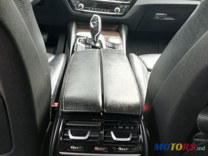 2018' BMW 5 Series photo #5