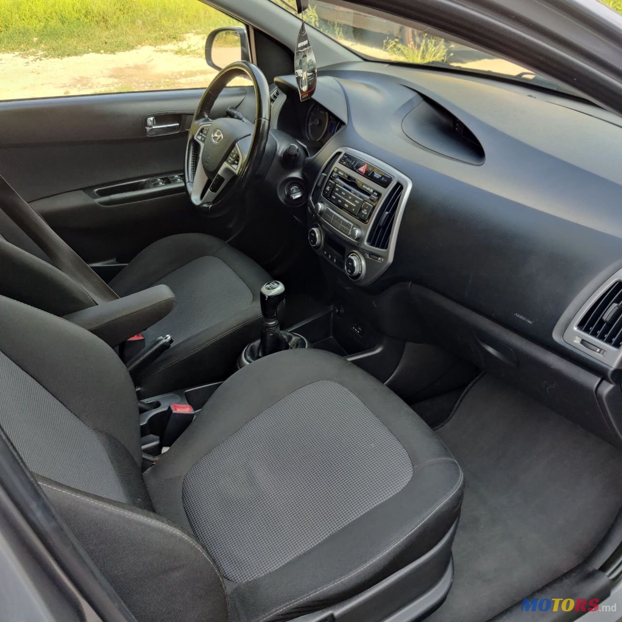 2013' Hyundai i20 photo #5