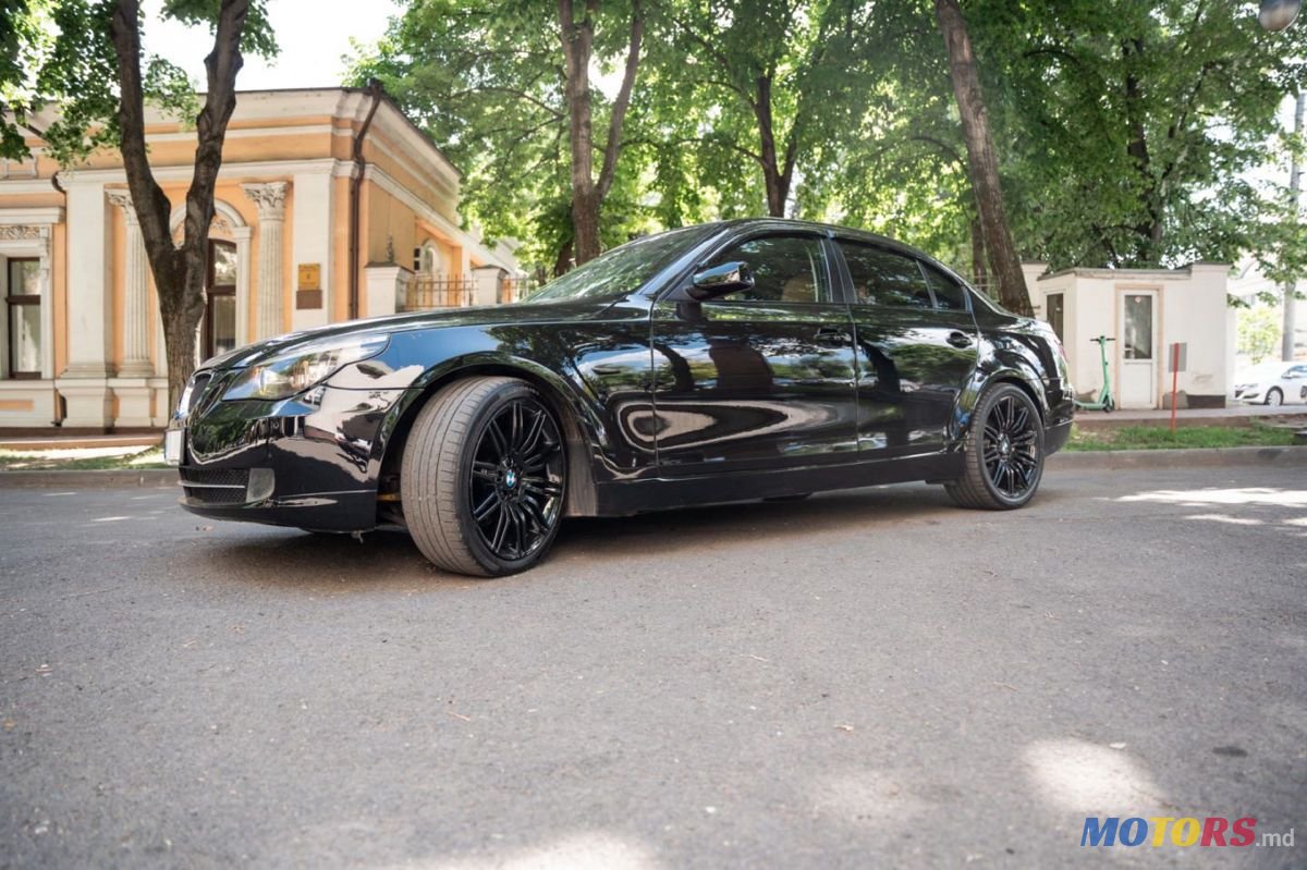 2009' BMW 5 Series photo #3