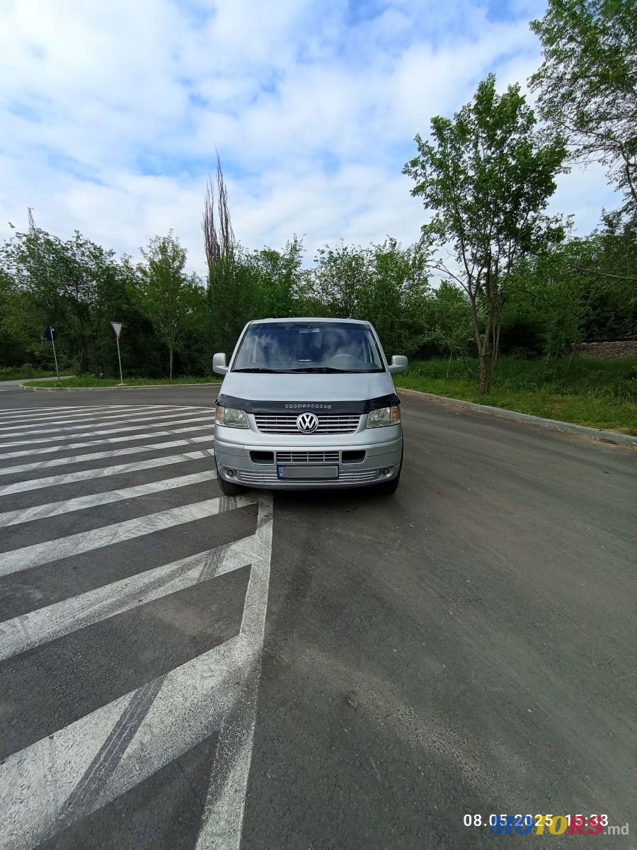 2004' Volkswagen Transporter photo #2