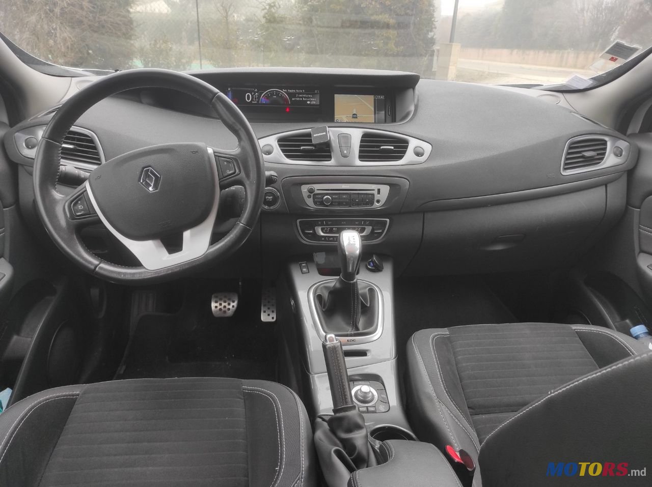 2013' Renault Scenic photo #5