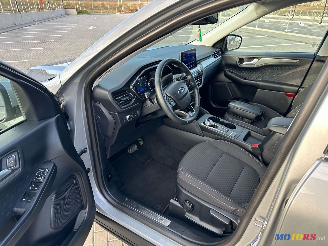 2020' Ford Kuga photo #5