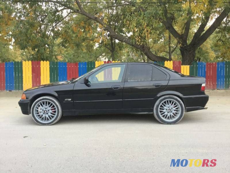 1993' BMW 3 photo #2