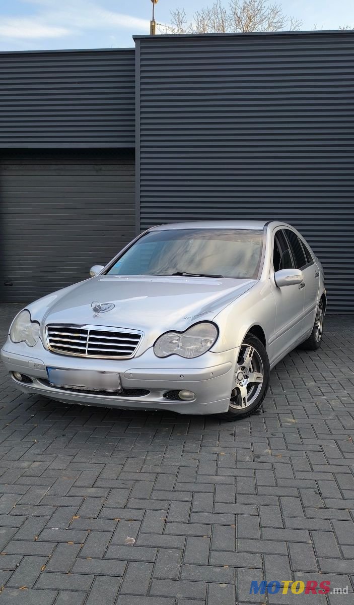 2002' Mercedes-Benz C-Class photo #2