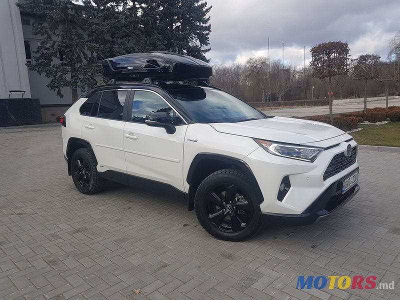 2020' Toyota RAV4 photo #2