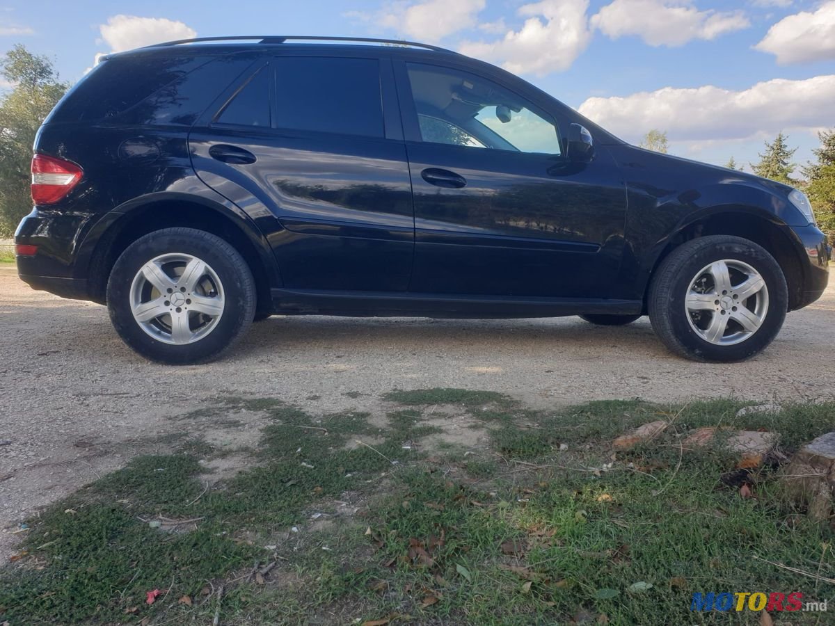 2009' Mercedes-Benz M Класс photo #1